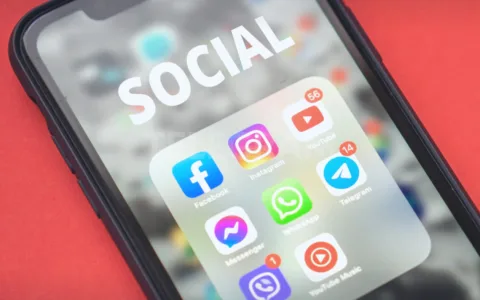 Вітрина товарів у Telegram Mini App: чому картки та кошик кращі за листування в чаті